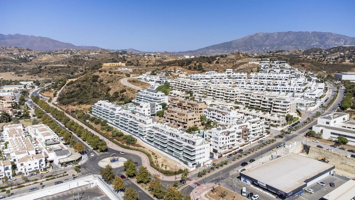 2 soverom Leilighet til salgs i La Cala de Mijas med svømmebasseng garasje - € 375 000 (Ref: 9293558)