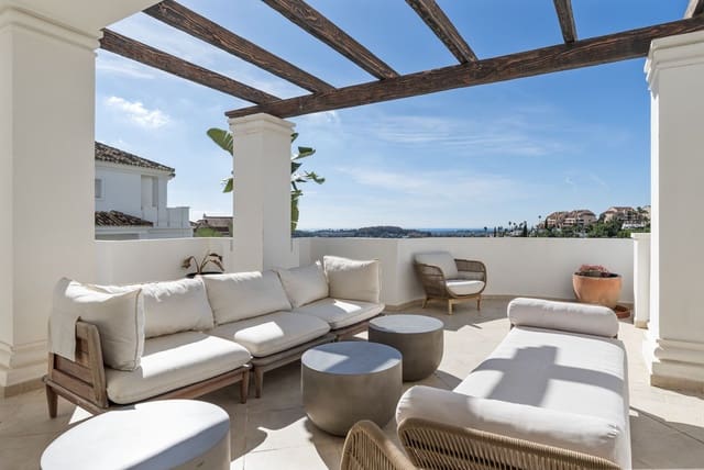 3 makuuhuone Huoneisto myytävänä paikassa Aloha Golf, Marbella mukana uima-altaan 
autotalli - 875 000 € (Ref: 9325249)