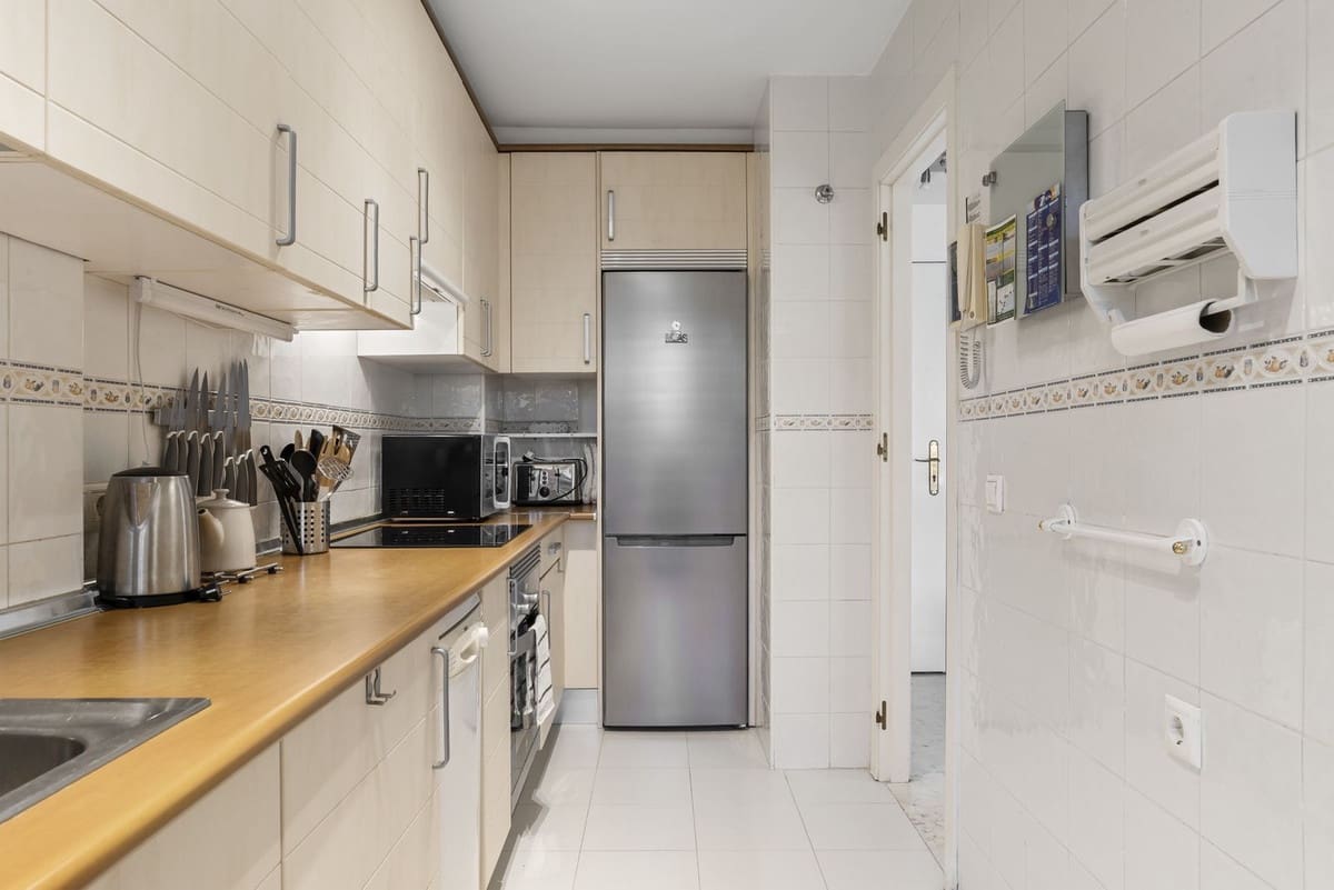 2 bedroom Apartment for sale in La Cala de Mijas with pool garage - € 375,000 (Ref: 9378690)