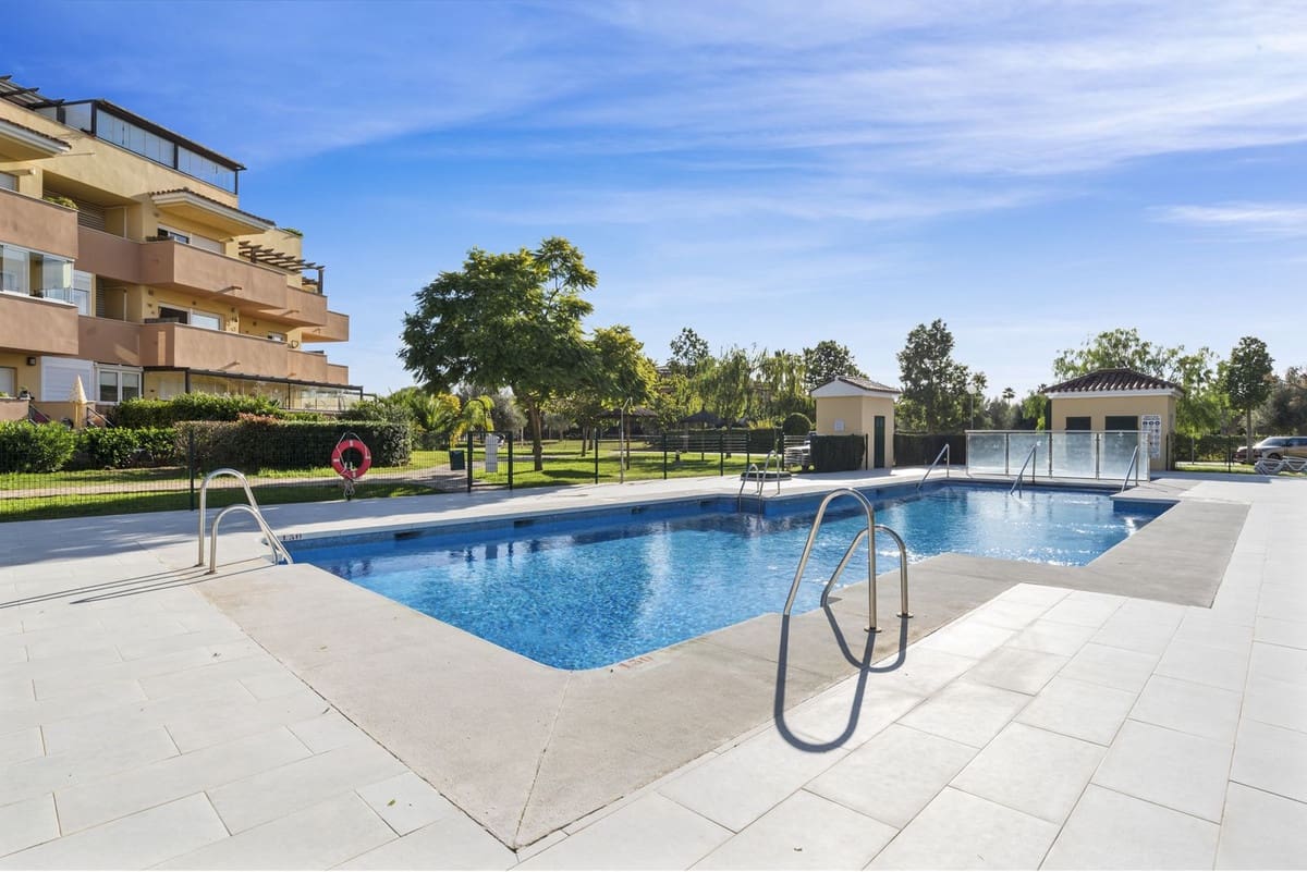 2 bedroom Apartment for sale in La Cala de Mijas with pool garage - € 375,000 (Ref: 9378690)