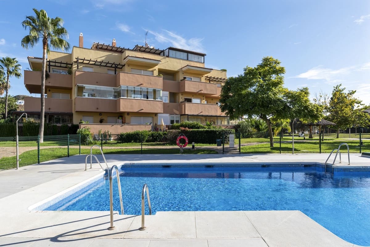 2 bedroom Apartment for sale in La Cala de Mijas with pool garage - € 375,000 (Ref: 9378690)