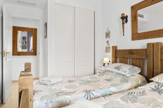 2 soverom Leilighet til salgs i La Cala de Mijas, Mijas med svømmebasseng garasje - € 375 000 (Ref: 9378690)