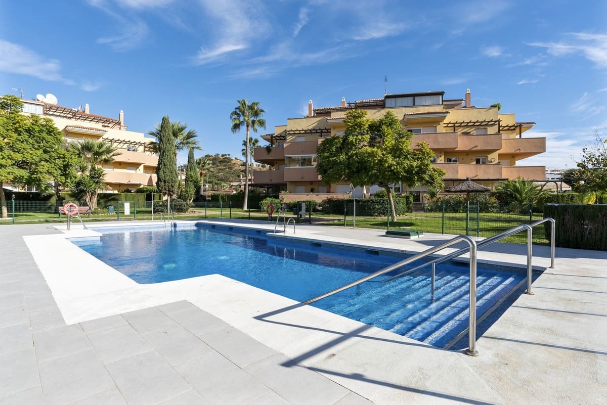 2 bedroom Apartment for sale in La Cala de Mijas with pool garage - € 375,000 (Ref: 9378690)