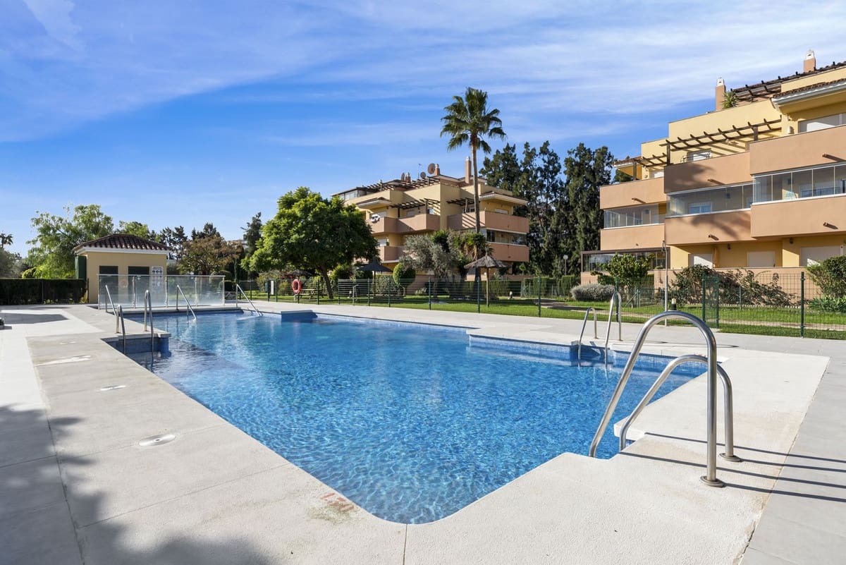 2 bedroom Apartment for sale in La Cala de Mijas with pool garage - € 375,000 (Ref: 9378690)