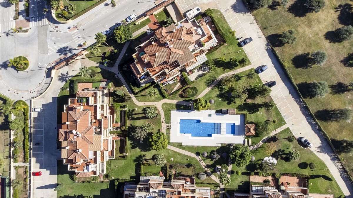 2 bedroom Apartment for sale in La Cala de Mijas with pool garage - € 375,000 (Ref: 9378690)