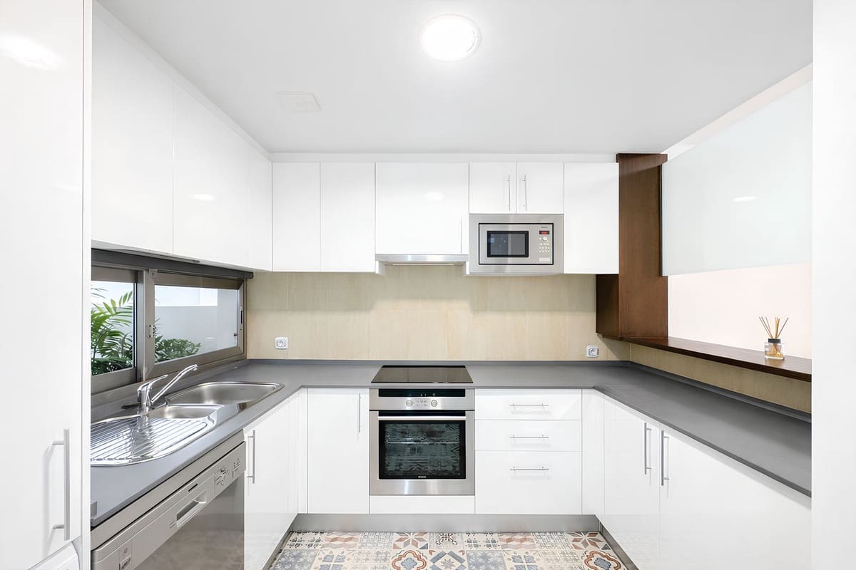 1 makuuhuone Huoneisto myytävänä paikassa La Cala de Mijas mukana uima-altaan 
autotalli - 259 000 € (Ref: 9388701)