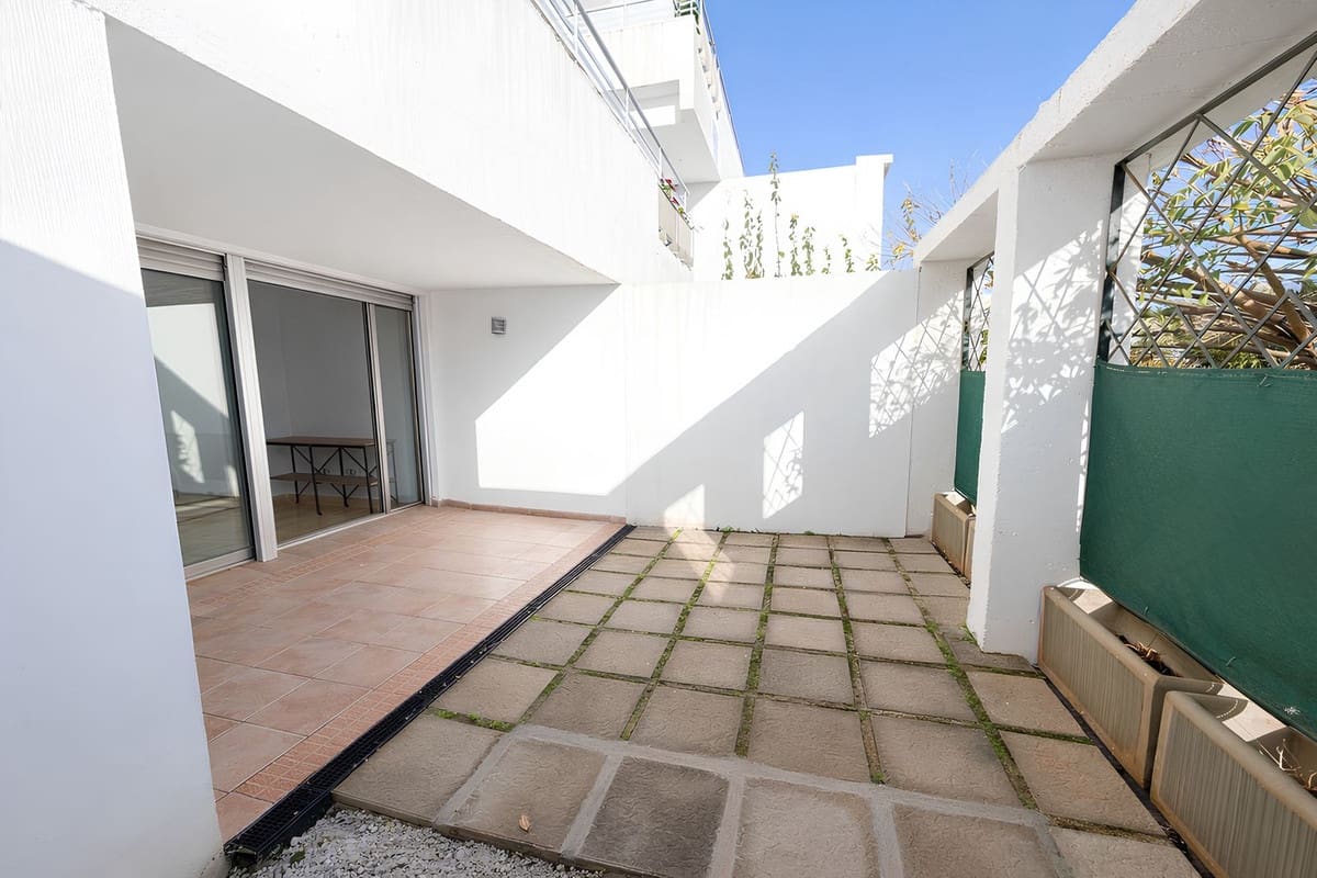 1 slaapkamer Appartement te koop in La Cala de Mijas met zwembad garage - € 259.000 (Ref: 9489782)