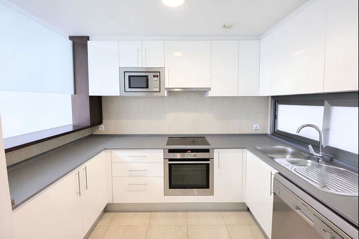 Apartamento de 2 habitaciones en La Cala de Mijas en venta con piscina garaje - 319.000 € (Ref: 9490077)