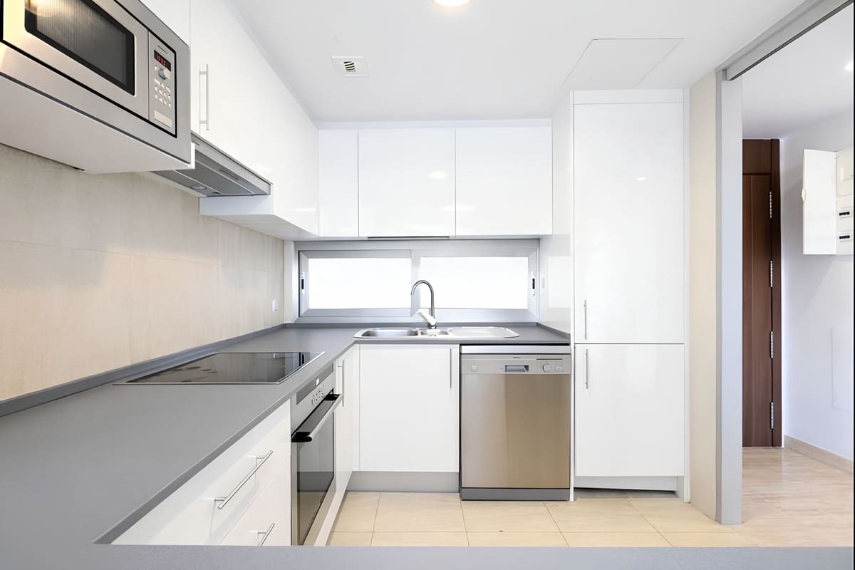 Apartamento de 2 habitaciones en La Cala de Mijas en venta con piscina garaje - 319.000 € (Ref: 9490077)
