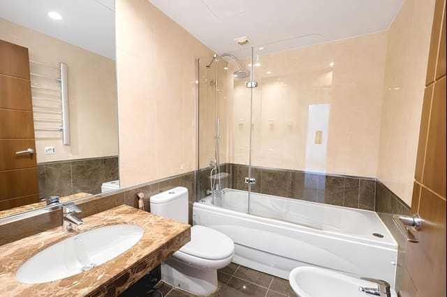 Apartamento de 2 habitaciones en La Cala de Mijas, Mijas en venta con piscina garaje - 319.000 € (Ref: 9490077)