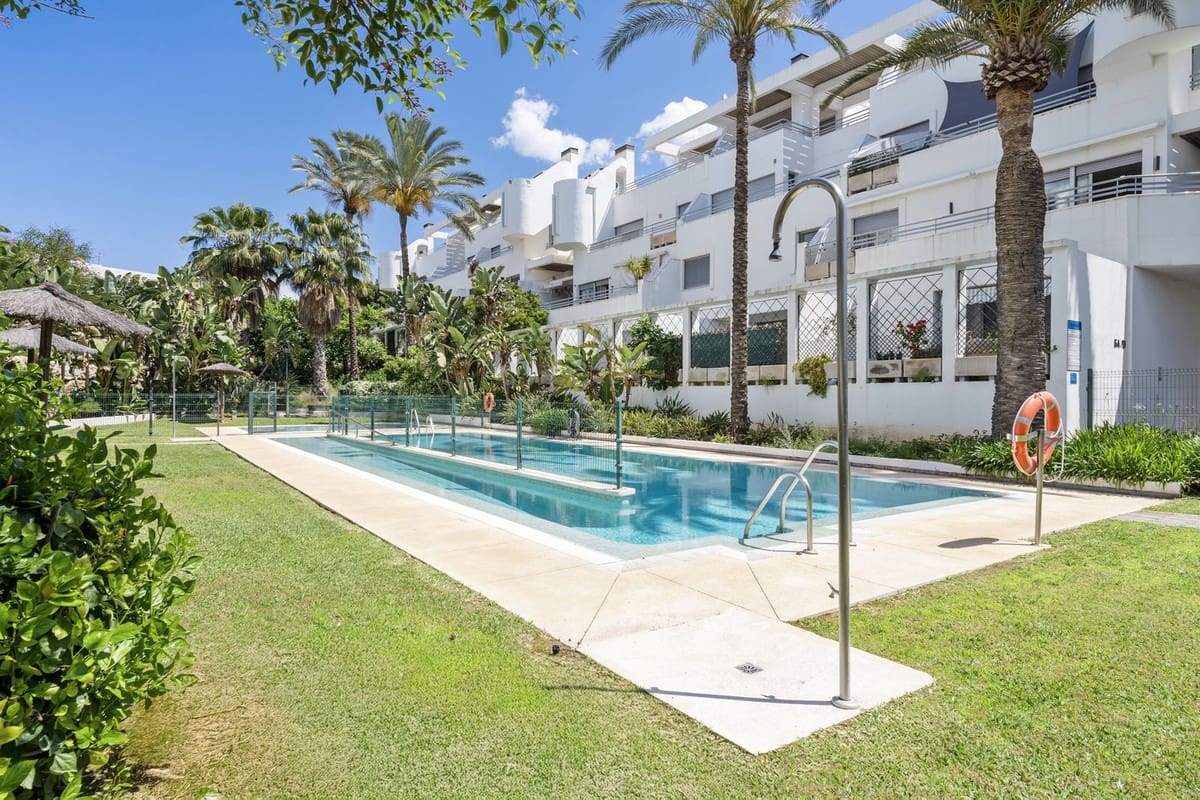 Apartamento de 2 habitaciones en La Cala de Mijas en venta con piscina garaje - 319.000 € (Ref: 9490077)