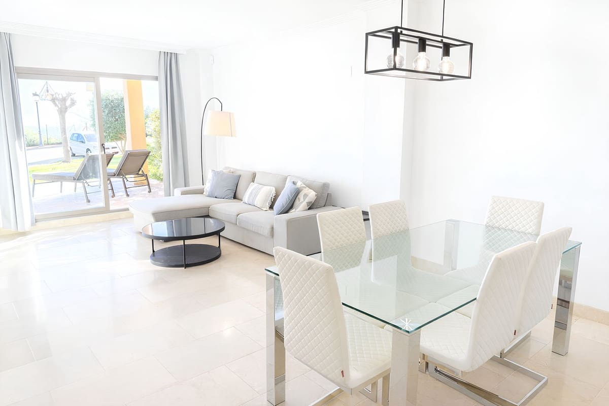 2 bedroom Apartment for sale in Benahavis with pool garage - € 499,900 (Ref: 9503034)