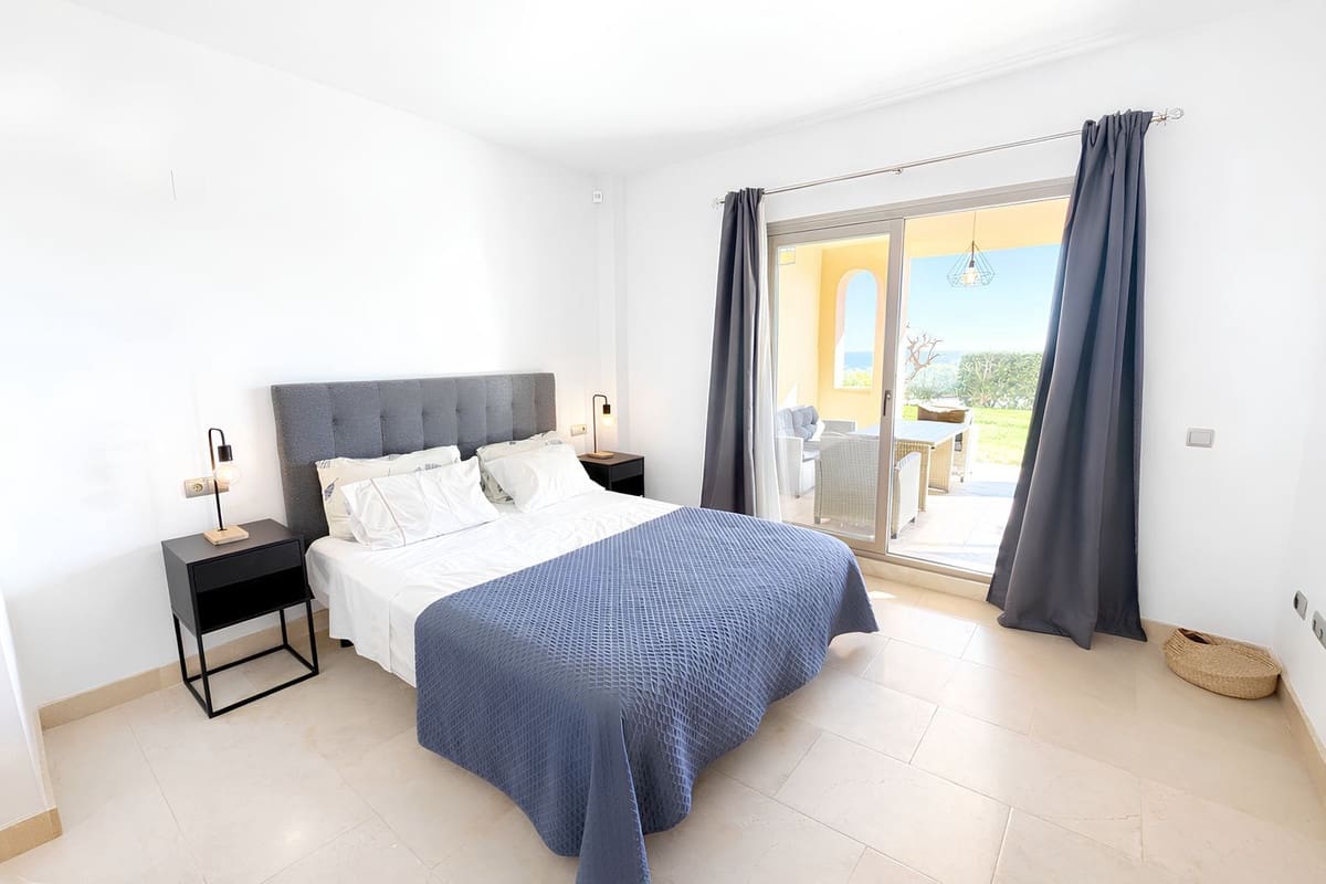2 bedroom Apartment for sale in Benahavis with pool garage - € 499,900 (Ref: 9503034)