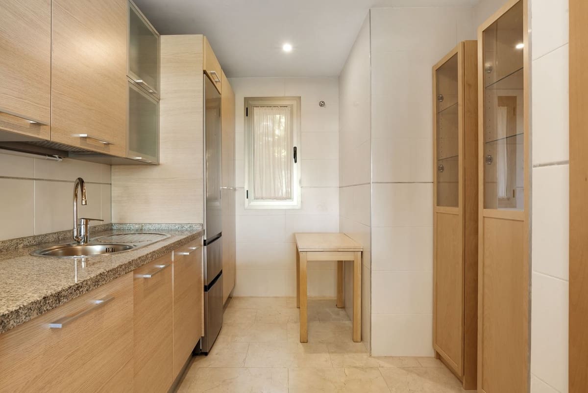 Apartamento de 2 habitaciones en Benahavís en venta con piscina garaje - 499.900 € (Ref: 9503034)