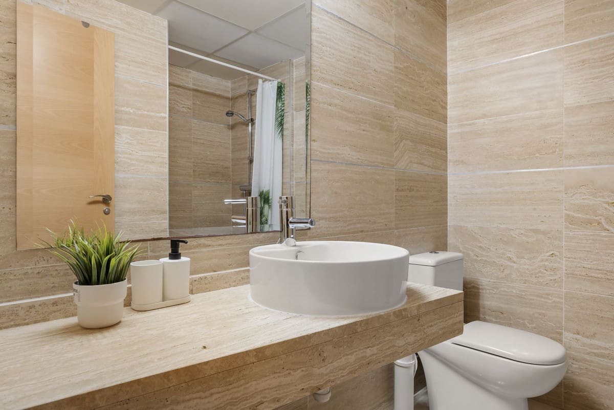 Apartamento de 2 habitaciones en Benahavís en venta con piscina garaje - 499.900 € (Ref: 9503034)