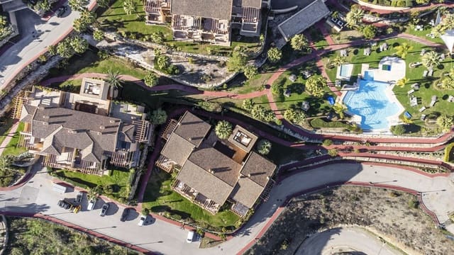 2 bedroom Apartment for sale in Benahavís with pool garage - € 499,900 (Ref: 9503034)