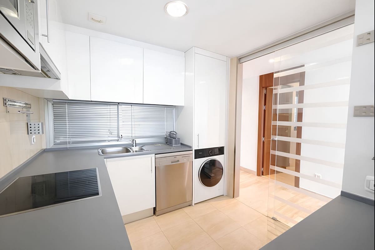 2 bedroom Apartment for sale in La Cala de Mijas with pool garage - € 329,000 (Ref: 9528519)