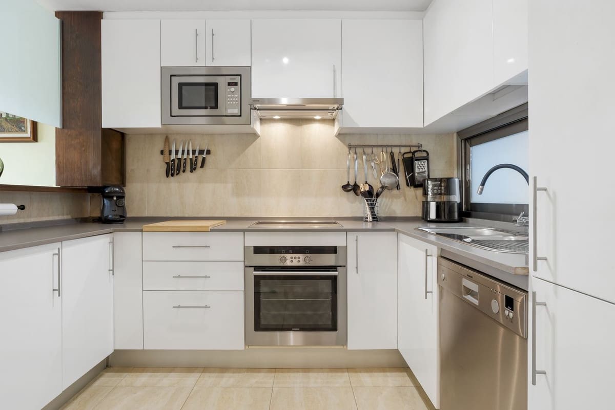 2 makuuhuone Huoneisto myytävänä paikassa La Cala de Mijas mukana uima-altaan 
autotalli - 395 000 € (Ref: 9535129)