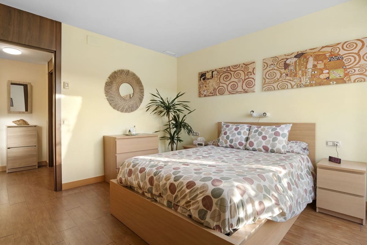 2 makuuhuone Huoneisto myytävänä paikassa La Cala de Mijas mukana uima-altaan 
autotalli - 395 000 € (Ref: 9535129)