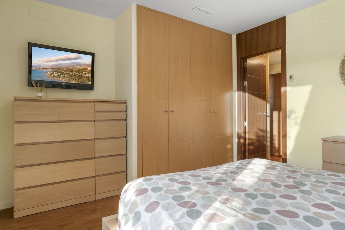 2 makuuhuone Huoneisto myytävänä paikassa La Cala de Mijas mukana uima-altaan 
autotalli - 395 000 € (Ref: 9535129)