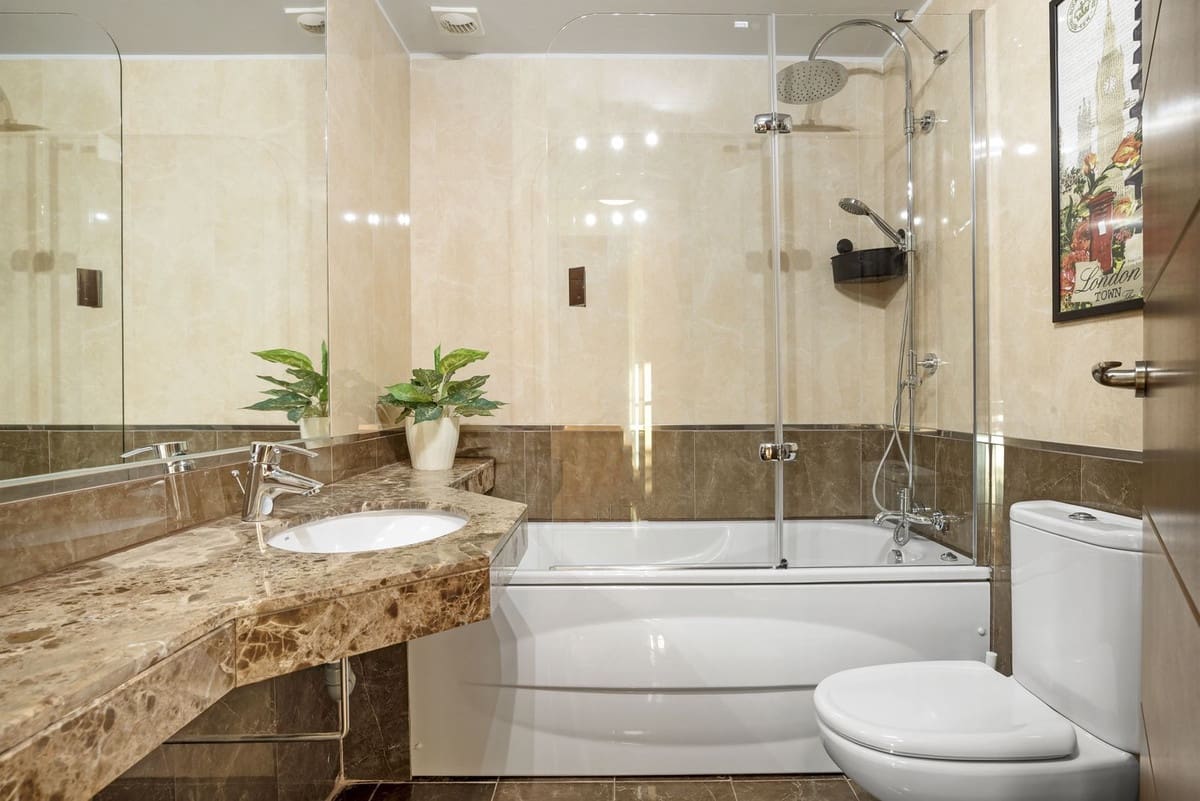 2 makuuhuone Huoneisto myytävänä paikassa La Cala de Mijas mukana uima-altaan 
autotalli - 395 000 € (Ref: 9535129)