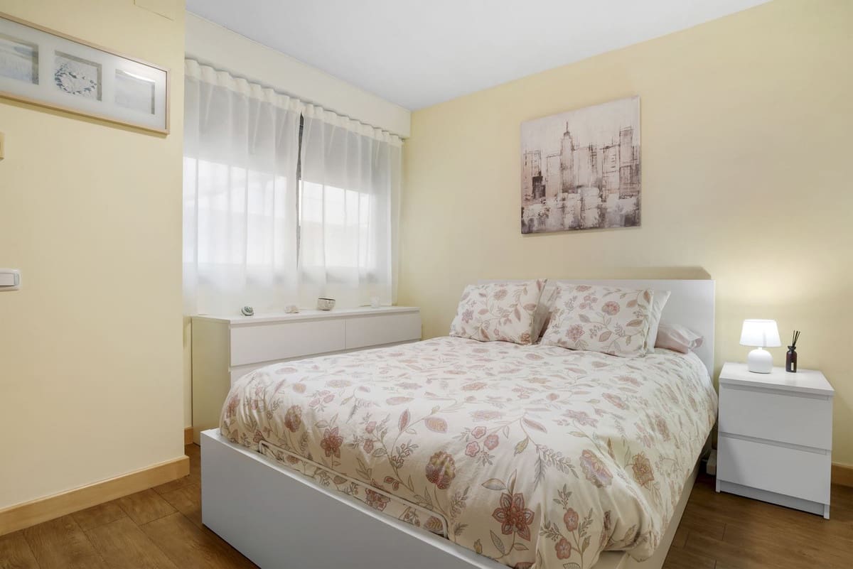 2 makuuhuone Huoneisto myytävänä paikassa La Cala de Mijas mukana uima-altaan 
autotalli - 395 000 € (Ref: 9535129)