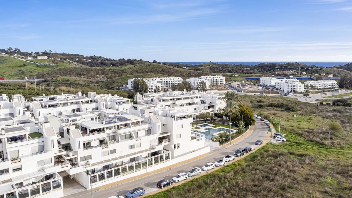 2 makuuhuone Huoneisto myytävänä paikassa La Cala de Mijas mukana uima-altaan 
autotalli - 395 000 € (Ref: 9535129)