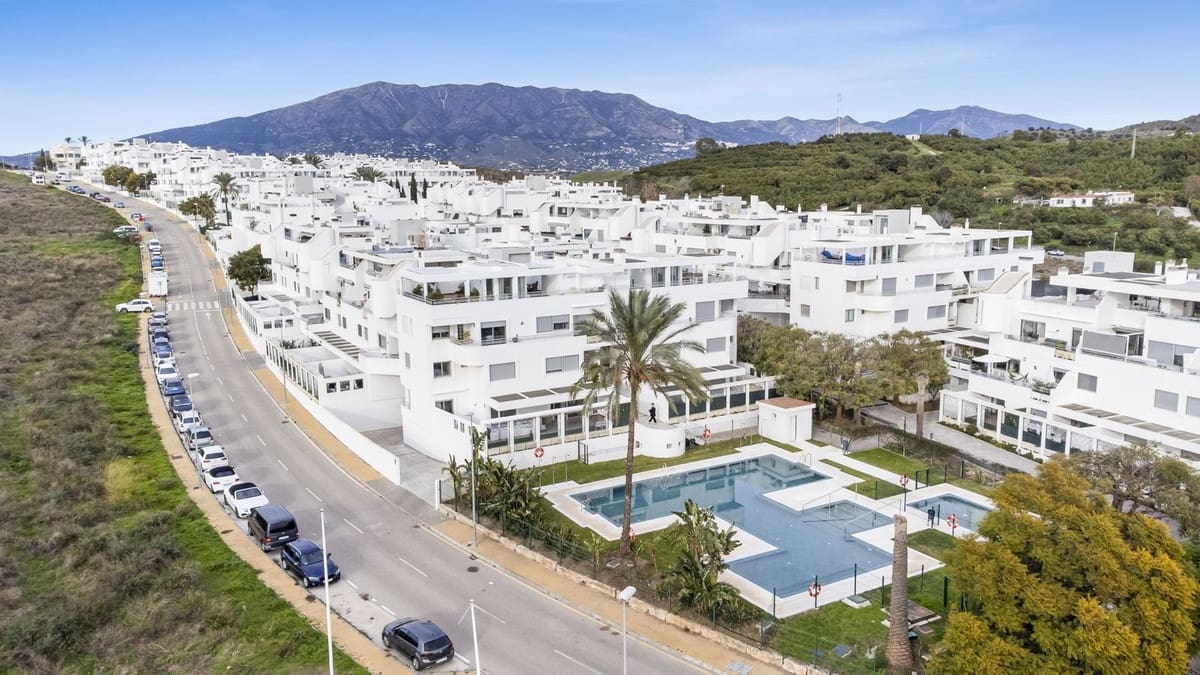 2 makuuhuone Huoneisto myytävänä paikassa La Cala de Mijas mukana uima-altaan 
autotalli - 395 000 € (Ref: 9535129)