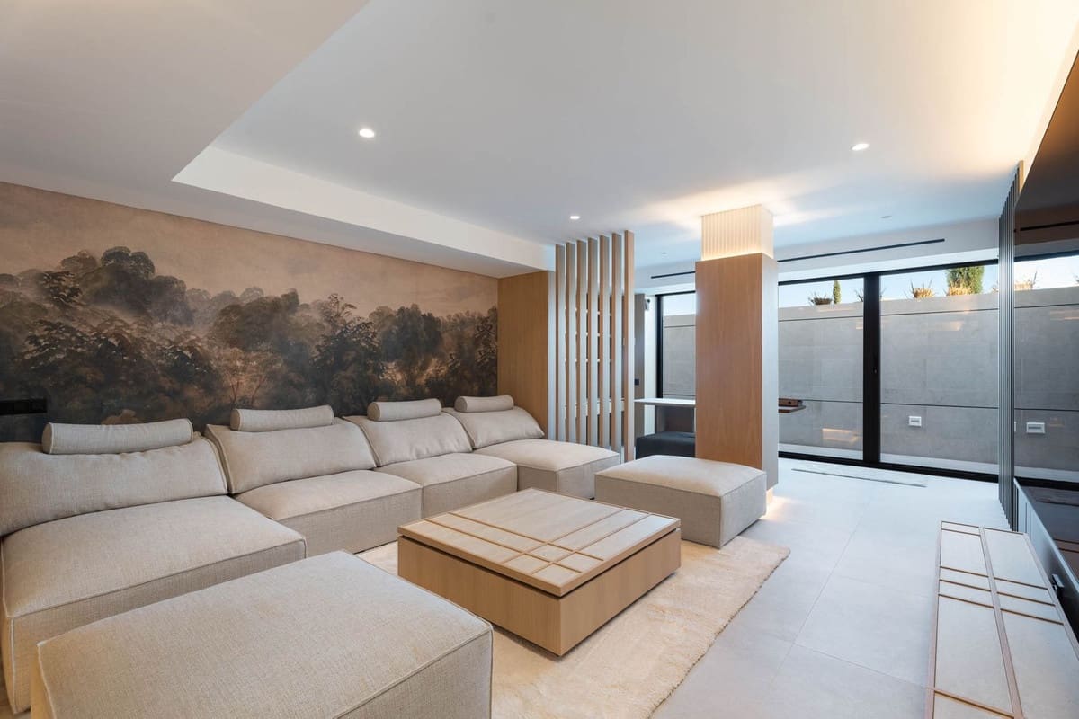 4 bedroom Villa for sale in La Cala Golf with pool garage - € 3,295,000 (Ref: 9557763)