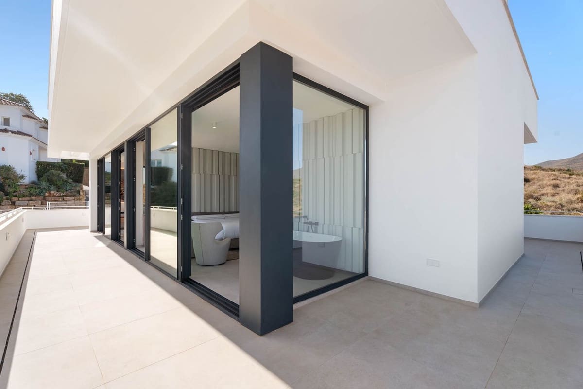 4 bedroom Villa for sale in La Cala Golf with pool garage - € 3,295,000 (Ref: 9557763)