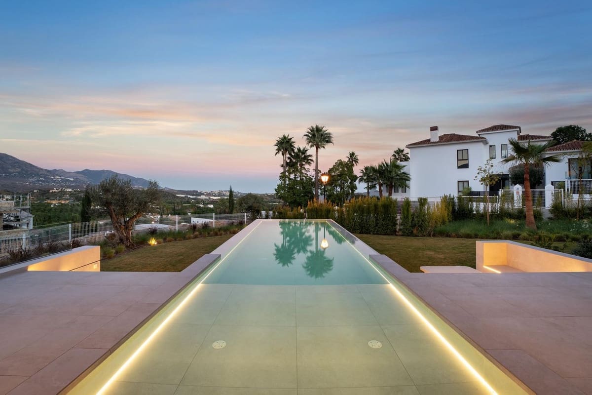 4 bedroom Villa for sale in La Cala Golf with pool garage - € 3,295,000 (Ref: 9557763)