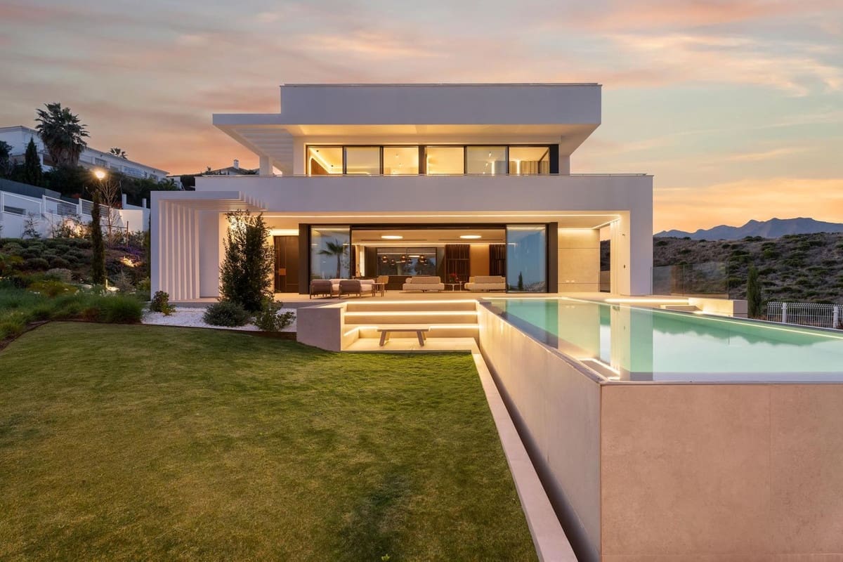 4 bedroom Villa for sale in La Cala Golf with pool garage - € 3,295,000 (Ref: 9557763)