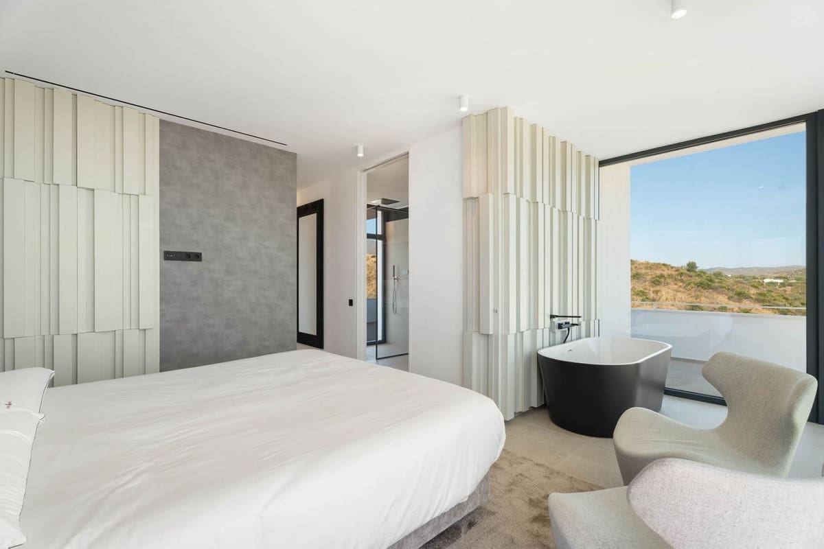 4 bedroom Villa for sale in La Cala Golf with pool garage - € 3,295,000 (Ref: 9557763)