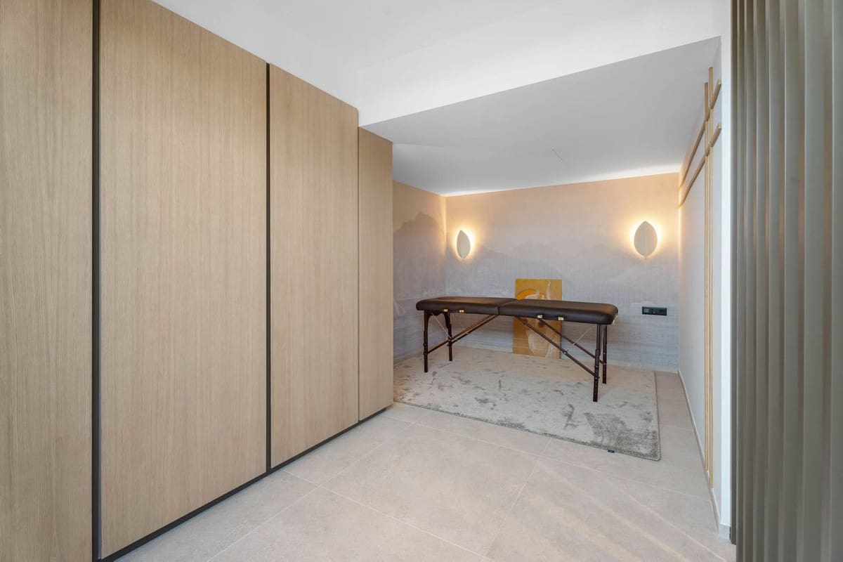 4 bedroom Villa for sale in La Cala Golf with pool garage - € 3,295,000 (Ref: 9557763)