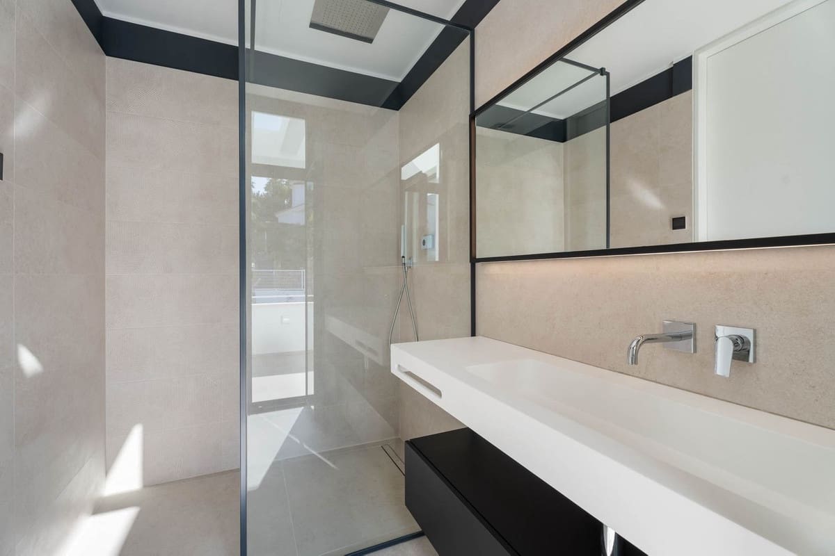 4 bedroom Villa for sale in La Cala Golf with pool garage - € 3,295,000 (Ref: 9557763)