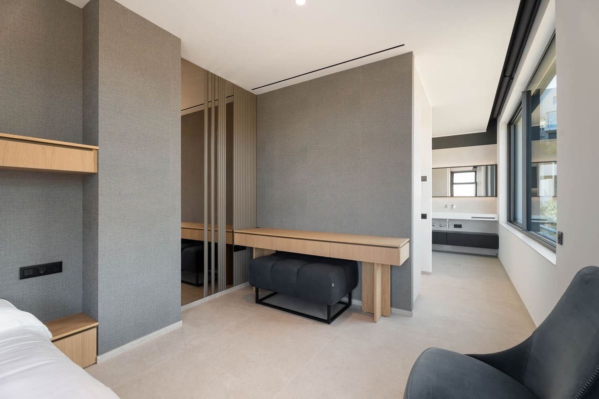 4 bedroom Villa for sale in La Cala Golf with pool garage - € 3,295,000 (Ref: 9557763)