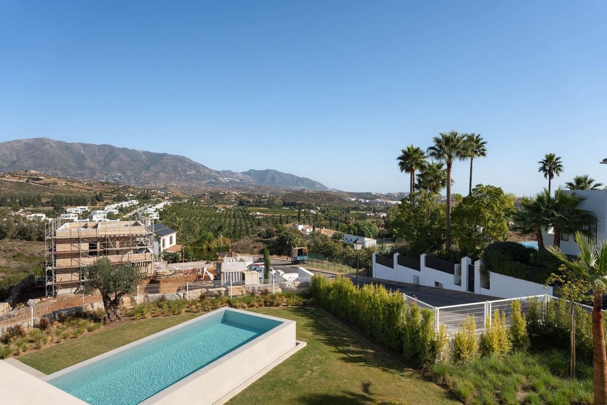 4 bedroom Villa for sale in La Cala Golf with pool garage - € 3,295,000 (Ref: 9557763)