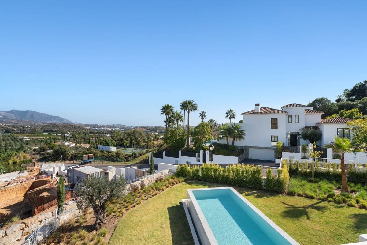 4 bedroom Villa for sale in La Cala Golf with pool garage - € 3,295,000 (Ref: 9557763)