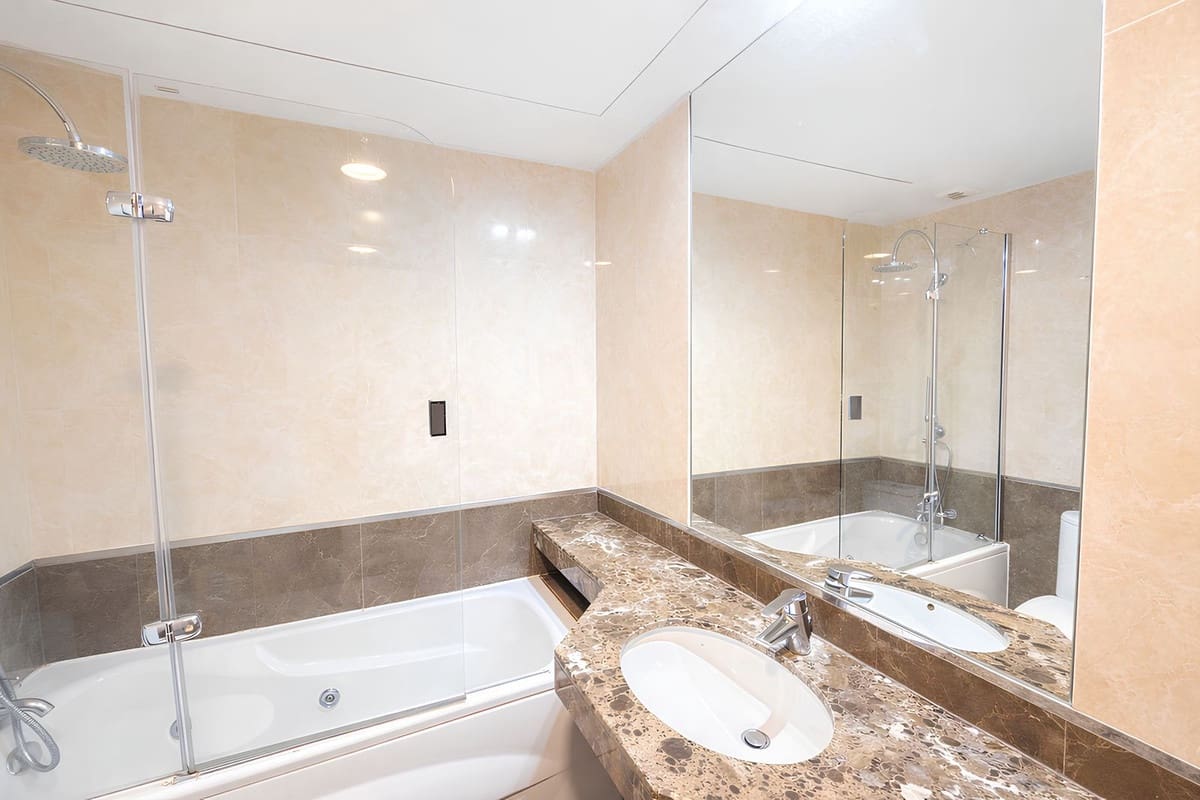 3 sypialnia Apartament na sprzedaż w La Cala de Mijas z basenem garażem - 409 000 € (Ref: 9598092)