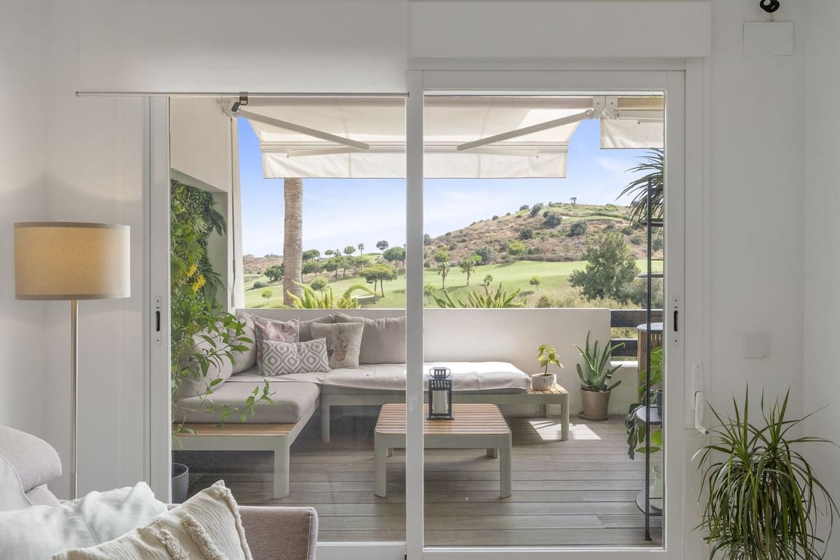 2 soveværelse Lejlighed til salg i La Cala de Mijas med swimmingpool garage - € 299.000 (Ref: 9674734)