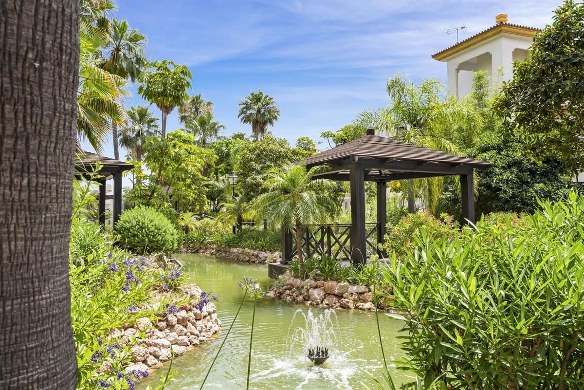 2 bedroom Apartment for sale in La Cala de Mijas with pool garage - € 295,000 (Ref: 9674734)