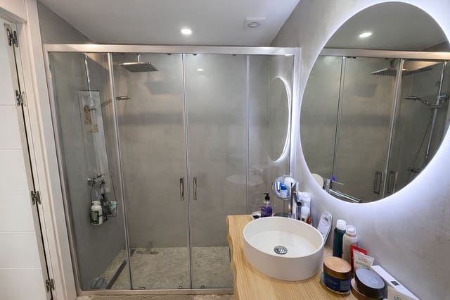 2 makuuhuone Huoneisto myytävänä paikassa La Cala de Mijas, Mijas mukana uima-altaan 
autotalli - 450 000 € (Ref: 9755039)