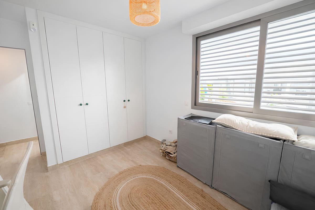 2 bedroom Apartment for sale in La Cala de Mijas with pool garage - € 450,000 (Ref: 9755039)