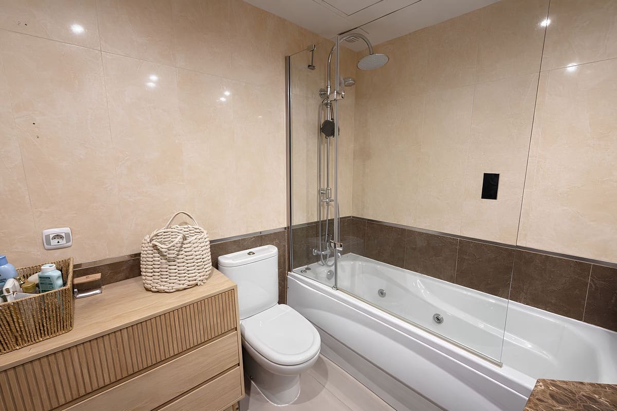 3 bedroom Apartment for sale in La Cala de Mijas with pool garage - € 475,000 (Ref: 9769075)