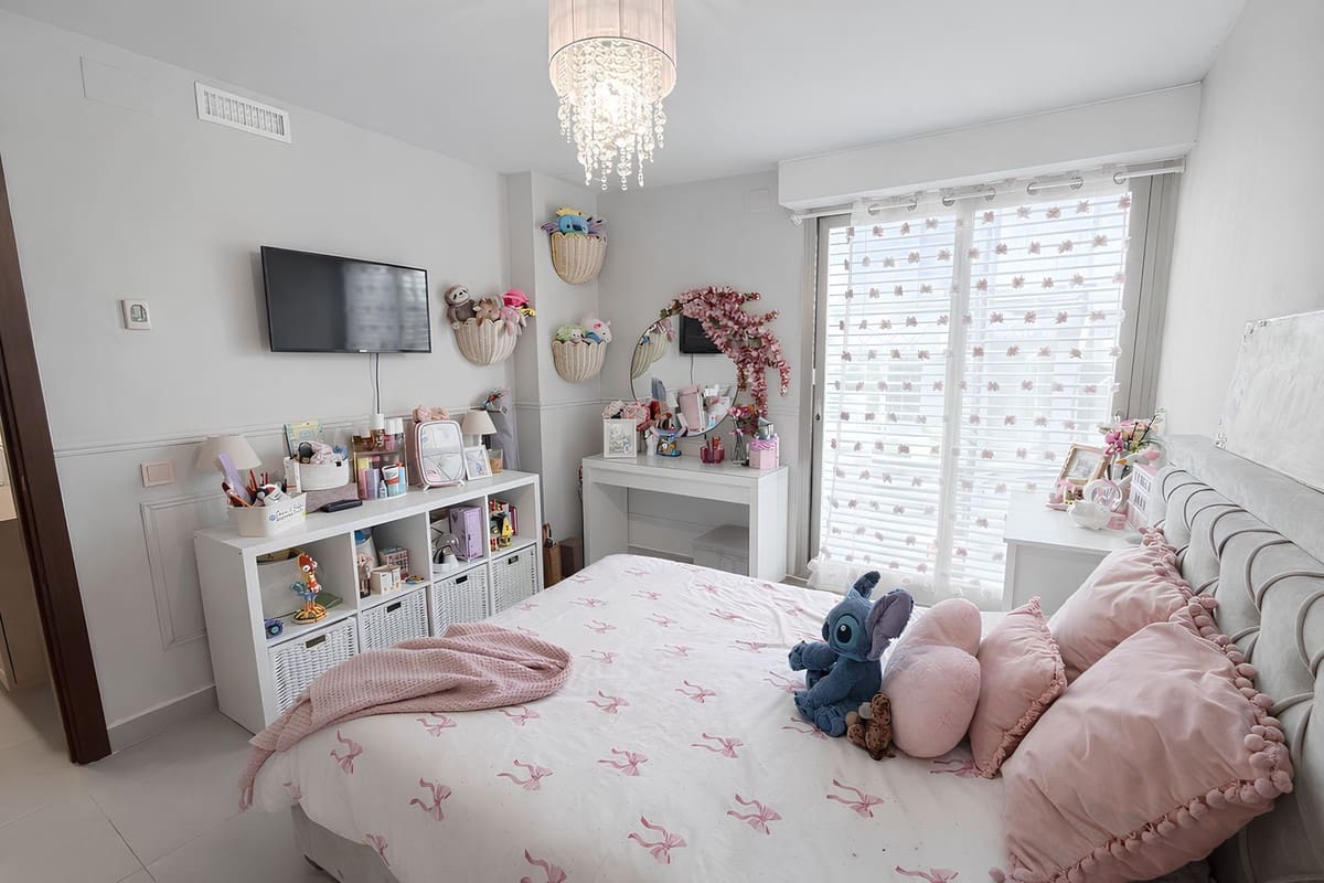 3 bedroom Apartment for sale in La Cala de Mijas with pool garage - € 475,000 (Ref: 9769075)