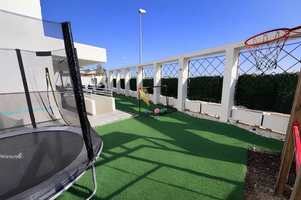 3 bedroom Apartment for sale in La Cala de Mijas with pool garage - € 475,000 (Ref: 9769075)