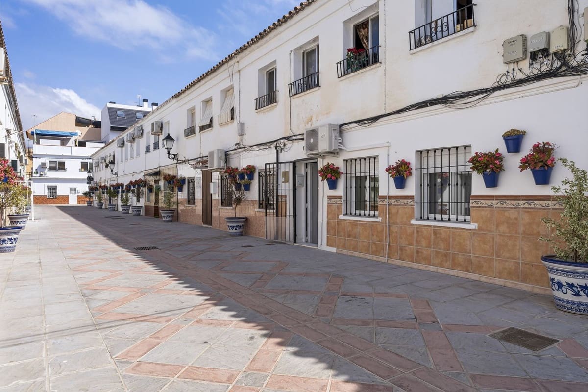 3 bedroom Apartment for sale in Fuengirola - € 499,900 (Ref: 9818739)