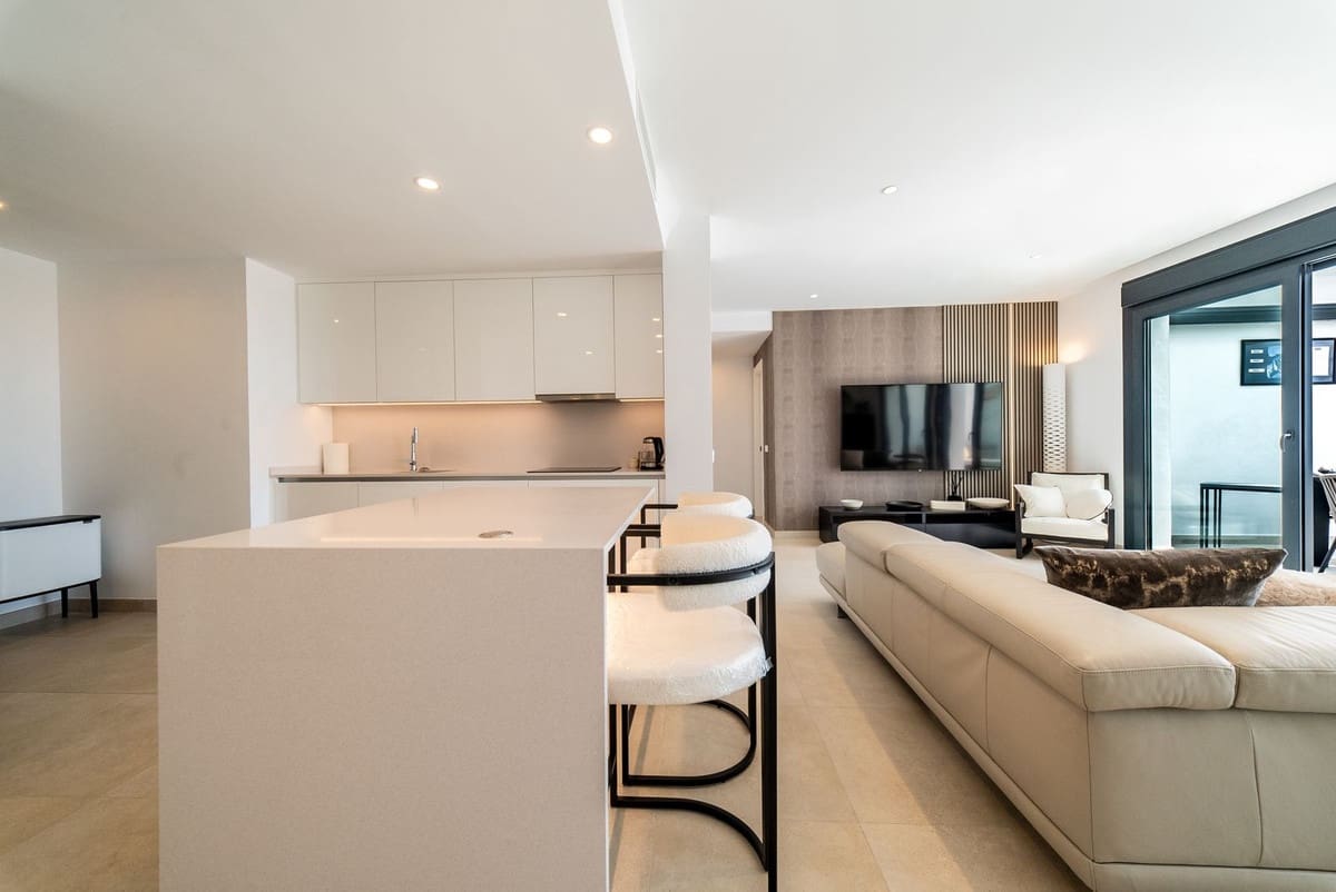 3 slaapkamer Appartement te koop in Carvajal met zwembad garage - € 1.350.000 (Ref: 9829756)