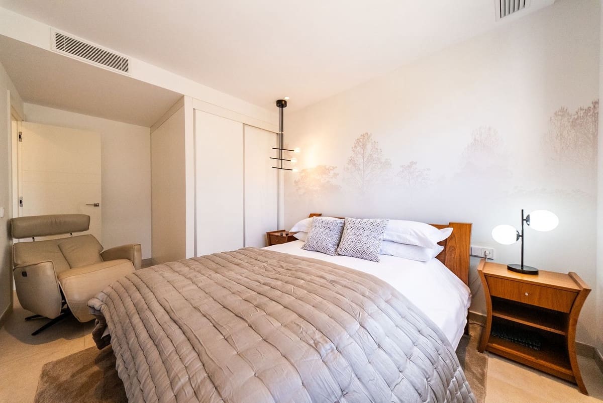 3 slaapkamer Appartement te koop in Carvajal met zwembad garage - € 1.350.000 (Ref: 9829756)