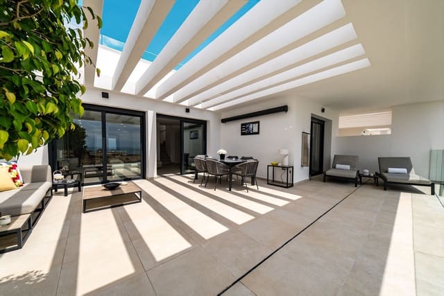 3 slaapkamer Appartement te koop in Carvajal, Fuengirola met zwembad garage - € 1.350.000 (Ref: 9829756)